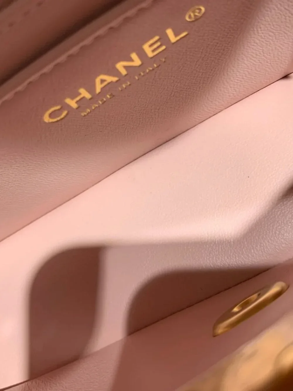 Classic CHANEL Bags: A Stylish and Versatile Choice for Elegance